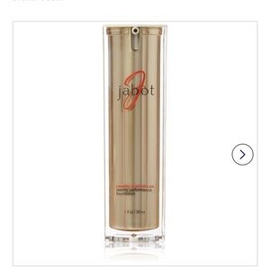 JABOT Nude Beige 
CAMERA READY COLOR
LASTING PERFORMANCE FOUNDATION